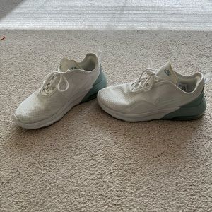 Nike Air Max Motion - Women’s